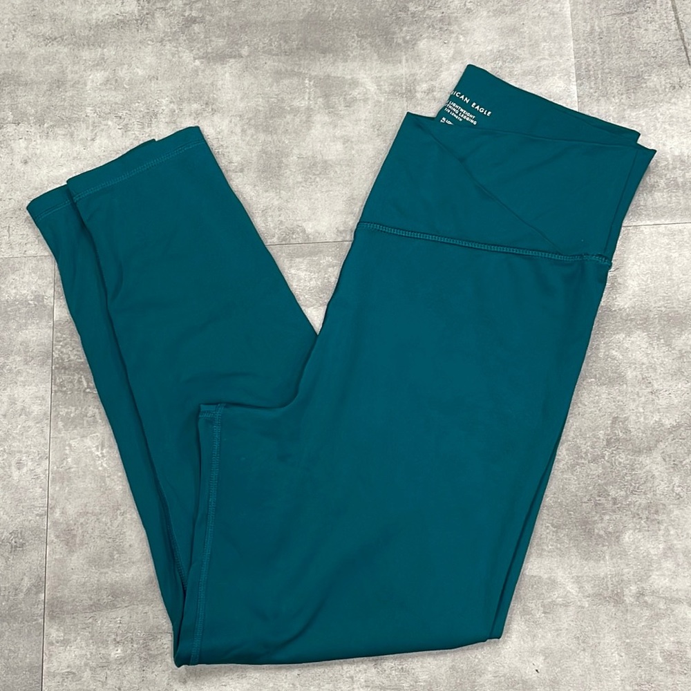 American Eagle, cross over the light weight everything legging XL